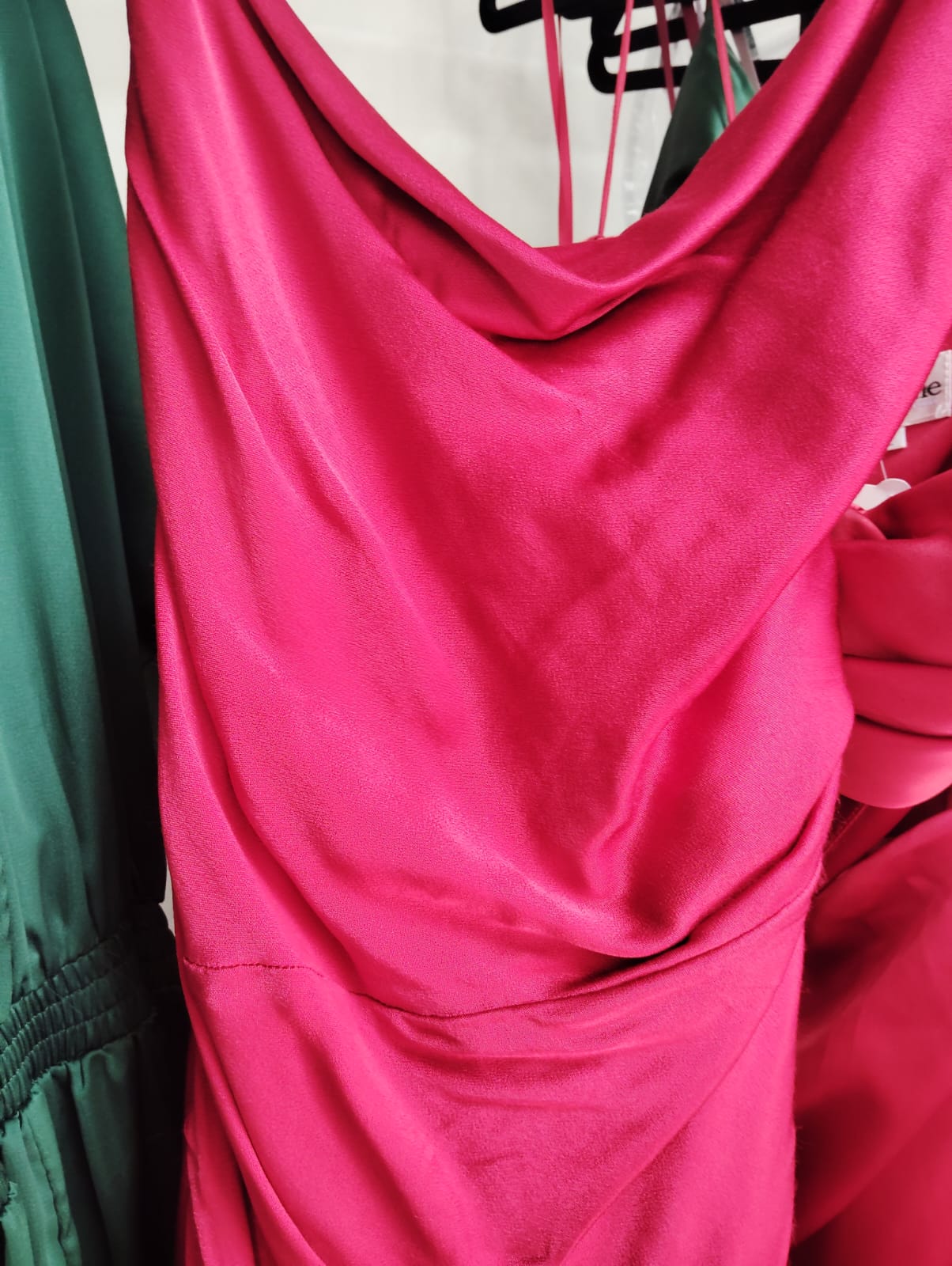 VESTIDO KATARA ROJO- CON DETALLE TELA