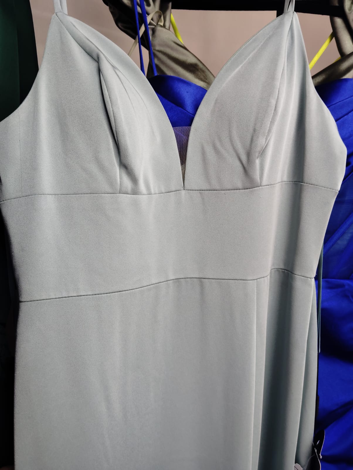 MAXI VESTIDO TURMALINA CELESTE- CON DETALLE EN TELA TALLA L