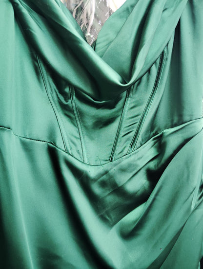 VESTIDO ALICIA ESMERALDA- CON DETALLE TELA