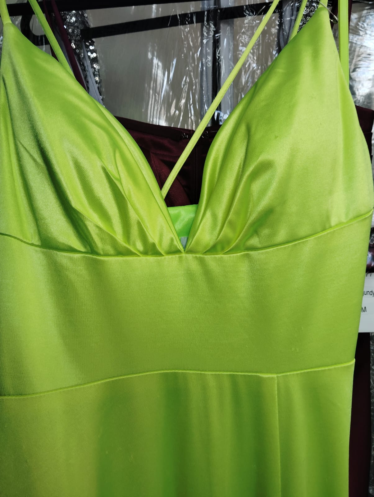 MAXI VESTIDO EVASÉ NEON- CON DETALLES EN TELA
