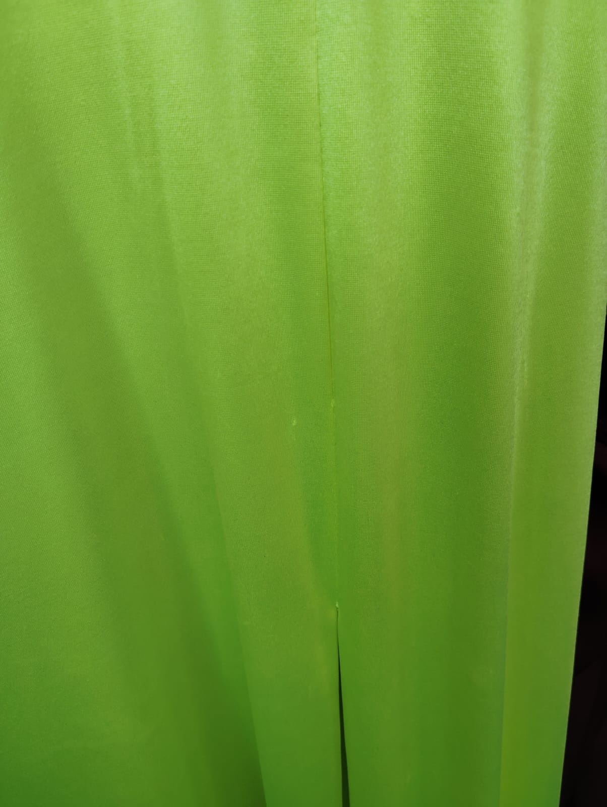 MAXI VESTIDO EVASÉ NEON- CON DETALLES EN TELA