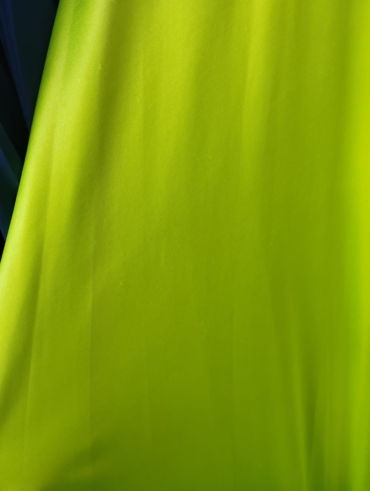 MAXI VESTIDO EVASÉ NEON- CON DETALLES EN TELA