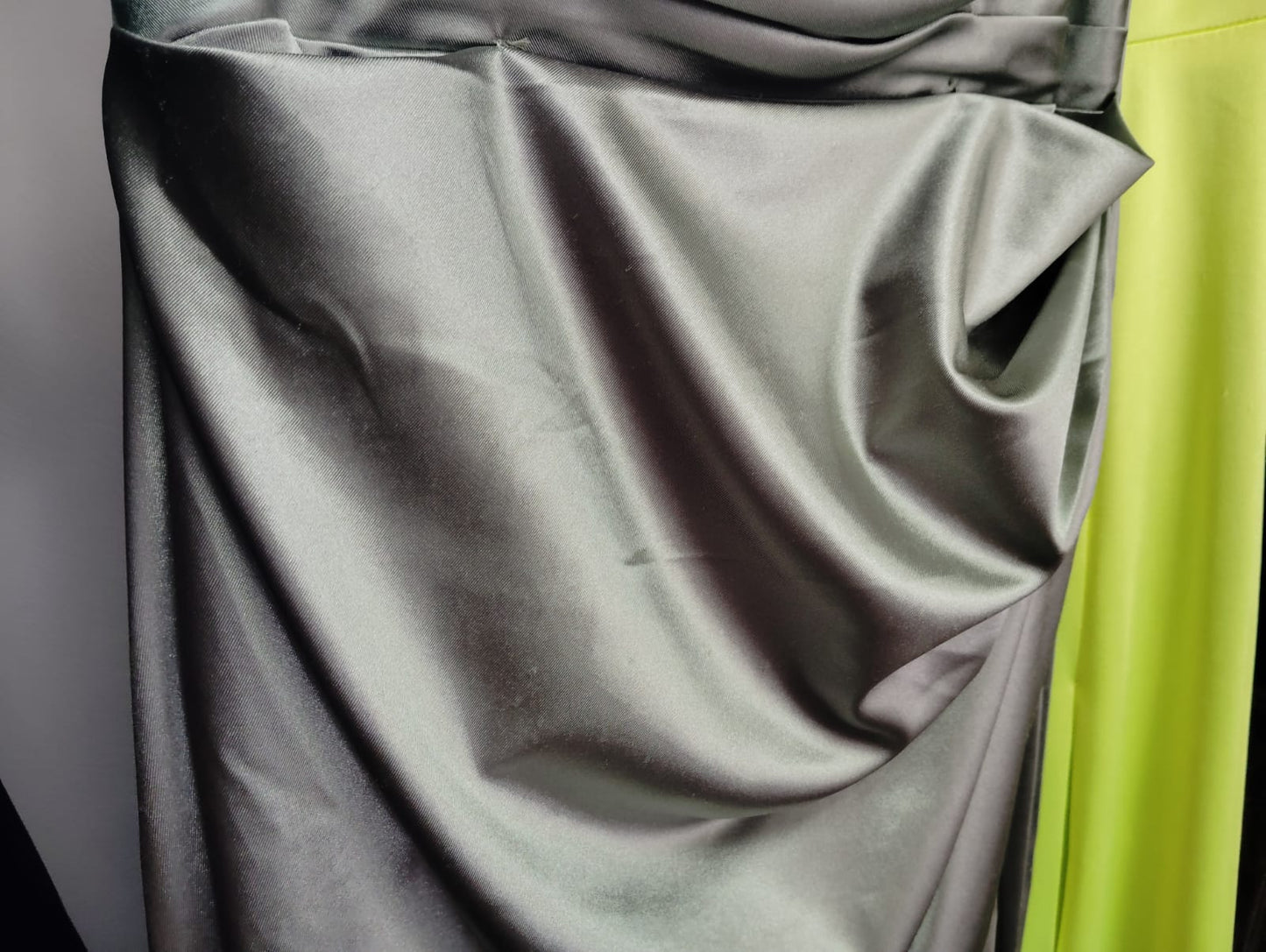 VESTIDO MENTA- CON DETALLE EN TELA