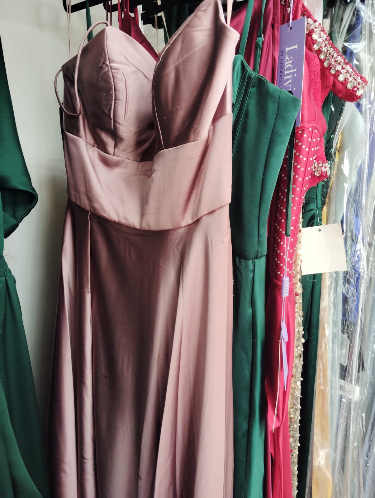 VESTIDO XANDRA MAUVE- CON DETALLE TELA