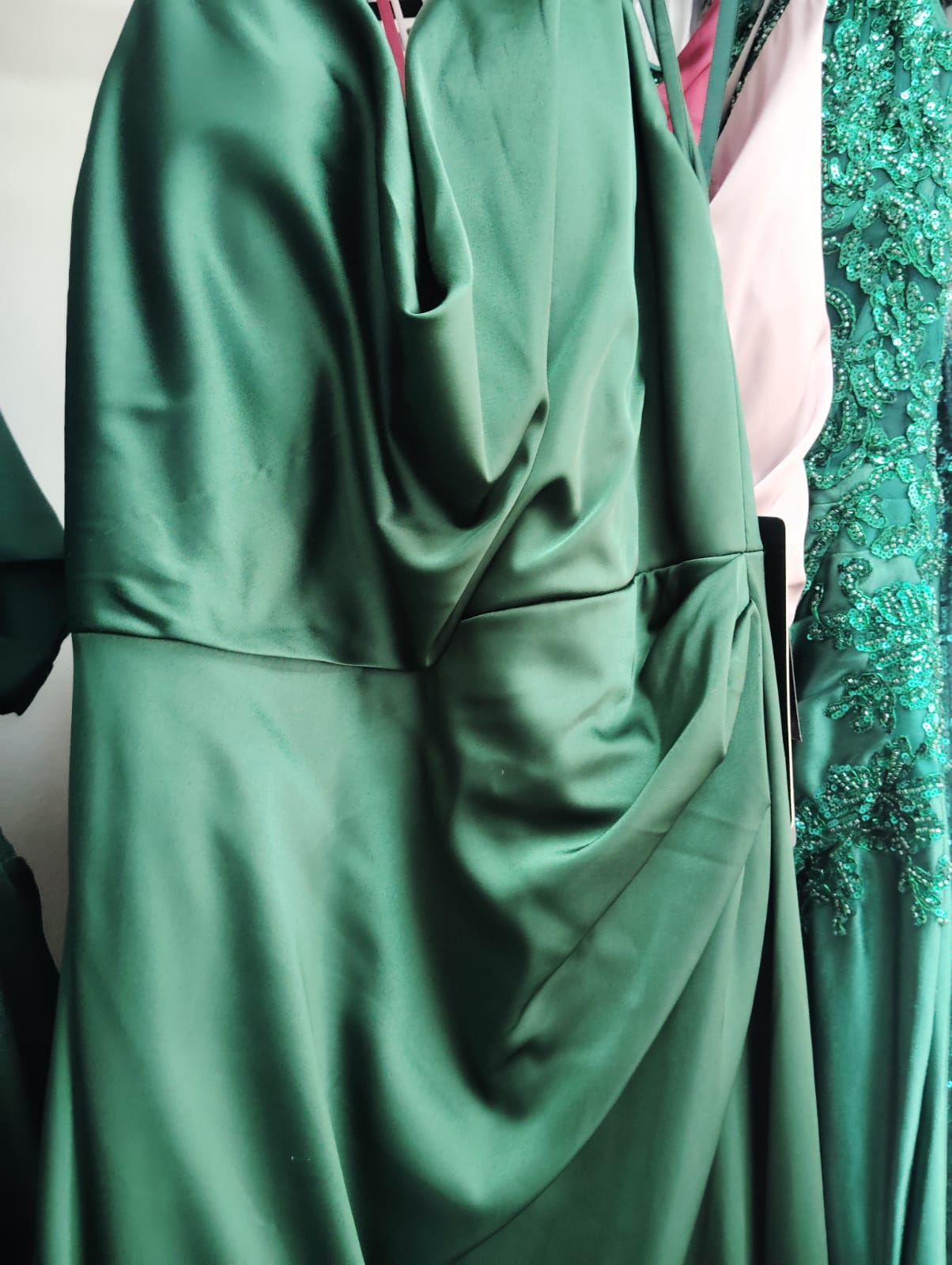 VESTIDO FELISA VERDE- CON DETALLE EN TELA