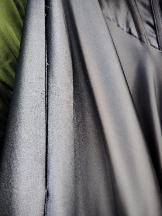 VESTIDO AMARA- CON DETALLE EN TELA