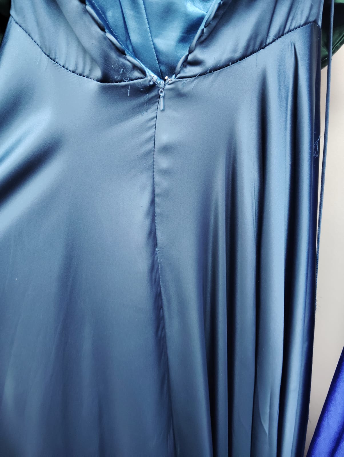 VESTIDO AMARA- CON DETALLE EN TELA