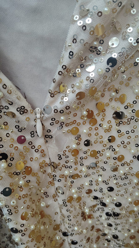 VESTIDO TALIA DORADO- CON DETALLE EN TELA